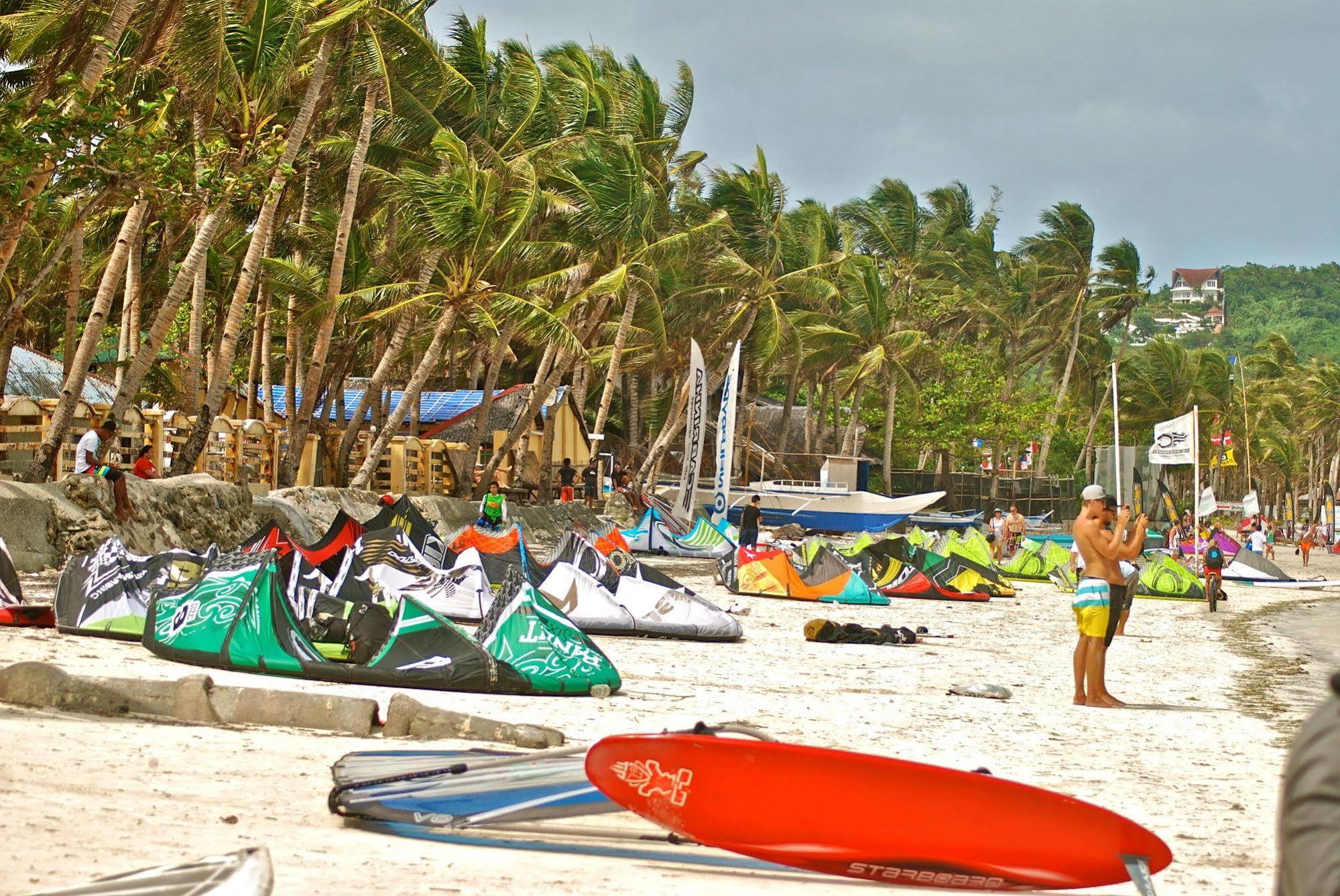 Rieseling Boracay Beach Resort Balabag  Bagian luar foto
