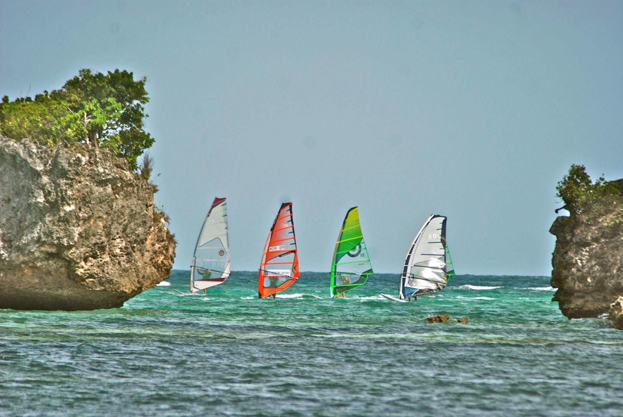Rieseling Boracay Beach Resort Balabag  Bagian luar foto